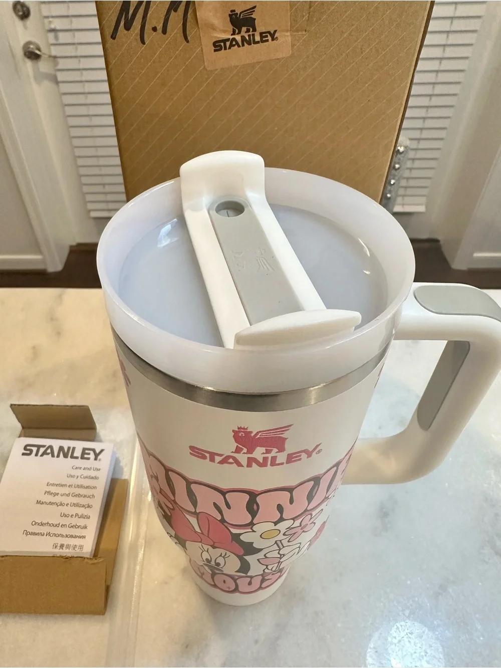 Stanley Disney Minnie Mouse White & Pink 40oz Quencher H20 Tumbler with Handle - Picture 9 of 14